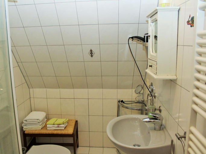 Bathroom 3, Villa Seenland, Leipzig