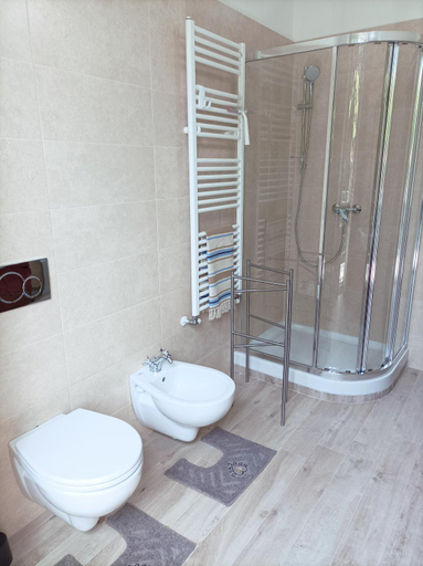 Bathroom 7