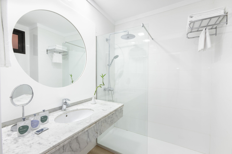 Bathroom 5, MUR Hotel Neptuno Gran Canaria - Adults Only, Las Palmas