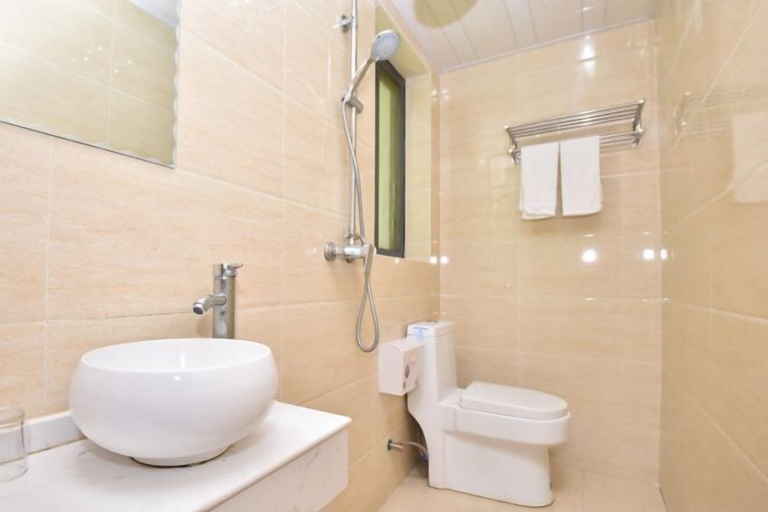 Bathroom 3, Yiyuanchun Shanju Hotel, Huangshan