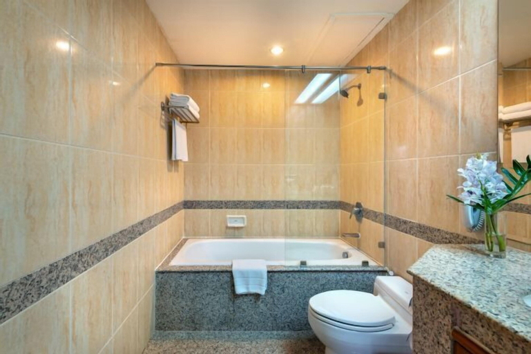 Bathroom 23