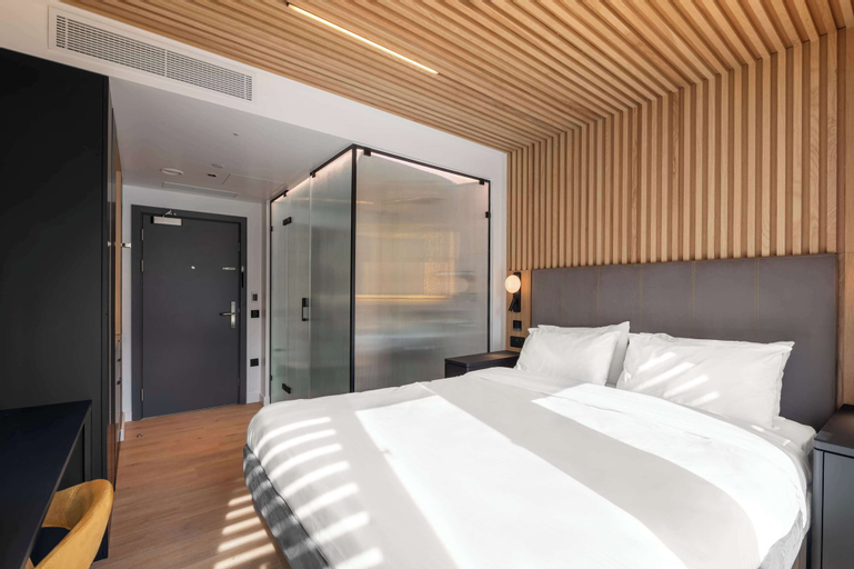 Bedroom 13