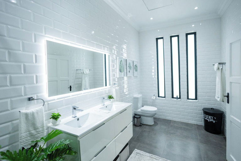 Bathroom 4, Gracia de Dios, Ekurhuleni