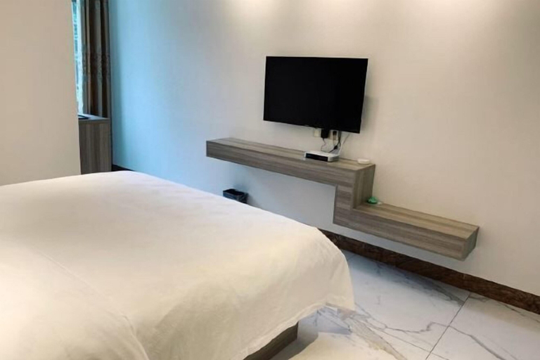 Bedroom 16