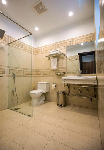 Bathroom 3, Cordillera Resort, Hazara