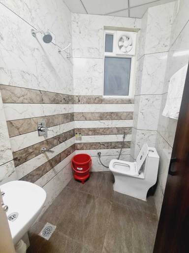 Bathroom 5, Hotel Kaanjee, Sikar