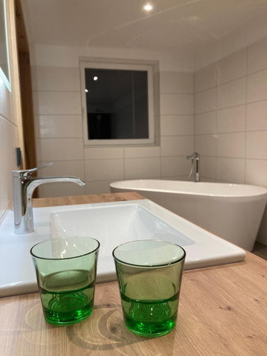 Bathroom 3, das MARX - Gasthof Marx - Apartments, Spittal an der Drau