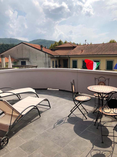 Alla Porta Di Sotto B&B, Massa Carrara