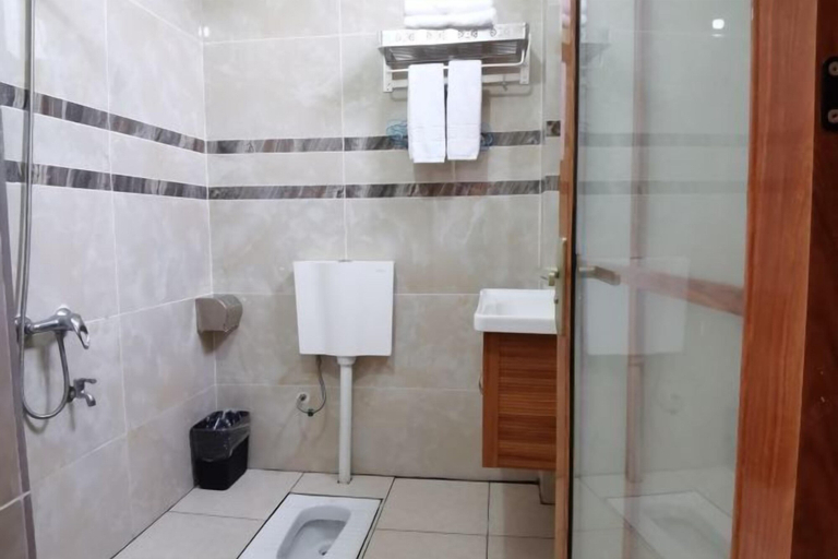 Bathroom 23