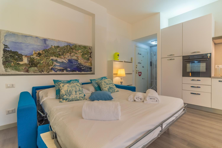 Bedroom 4, Isa Studio Apartment, Genova