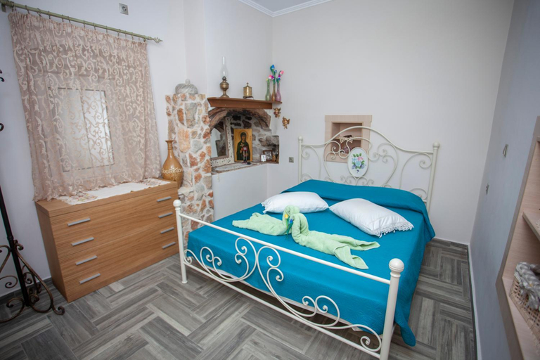 Bedroom 2, Vicky's House, South Aegean