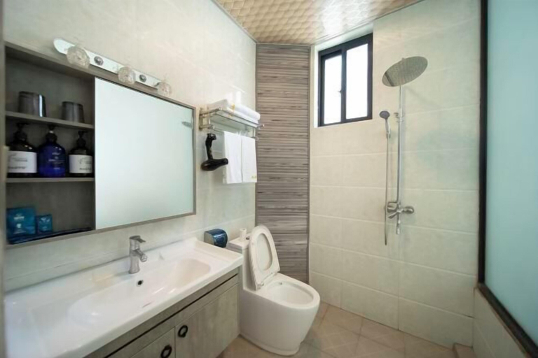 Bathroom 4, Private running bar post Dali ancient shop, Dali Bai