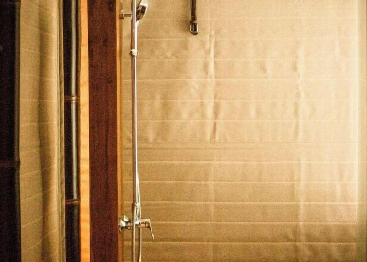 Bathroom 27