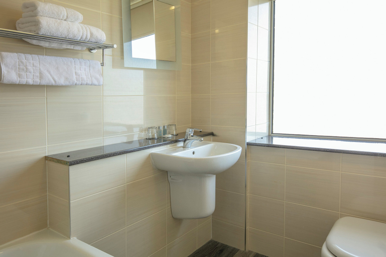 Bathroom 15