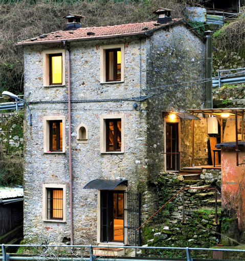 Incantevole casa sul fiume, Relax e Natura ai piedi della Alpi Apuane, Massa Carrara