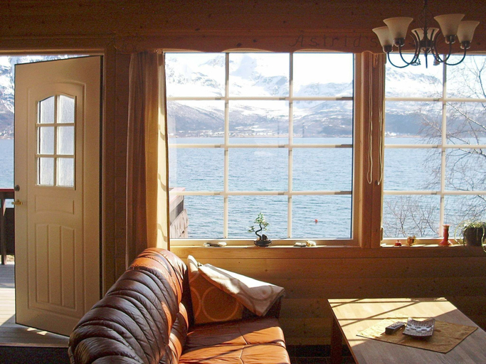 Others 5, 6 Person Holiday Home in Hamnvik, Ibestad
