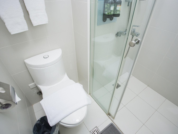 Bathroom 11