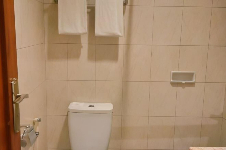 Bathroom 4