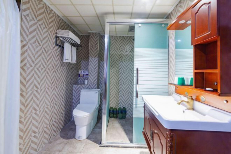 Bathroom 2, Edge Point Voice Intelligent Hotel, Chongqing