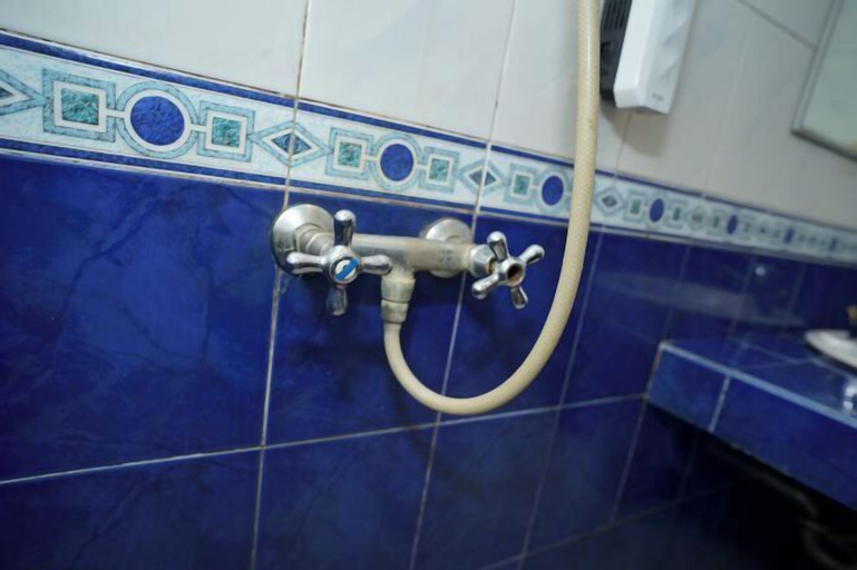 Bathroom 19