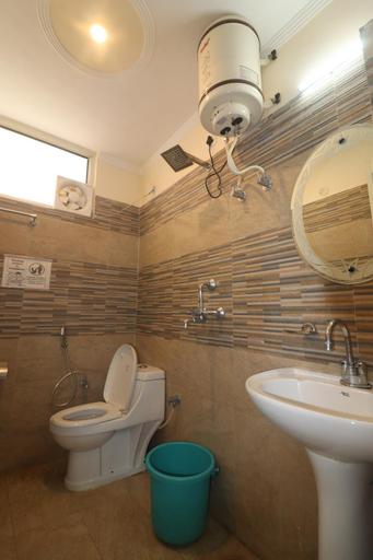 Bathroom, Triple One Hostel & Hotel, Rishikesh - Near Lakshman Jhula, Dehradun