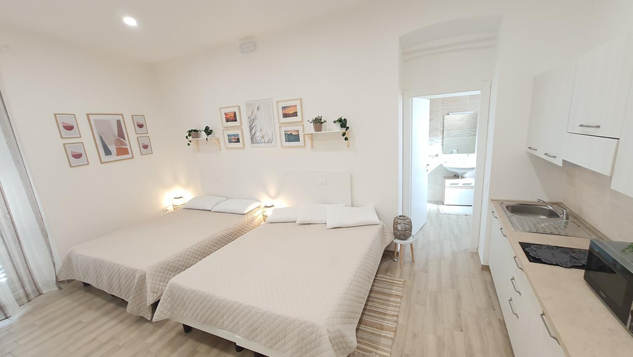 Bedroom 2, SUITE BLANC APARTMENTS - Monolocali indipendenti con cucina e bagno privato - Check-in e check-out c, Medio Campidano