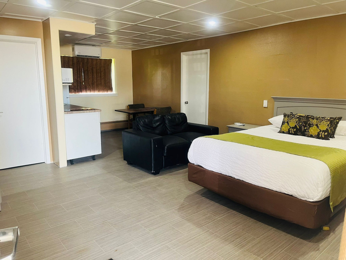 Bedroom 3, Travelodge by Wyndham Moose Jaw, Division No. 7