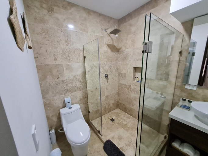 Bathroom 2, Modernos Estudios a pasos De La 5ta Av Pool view - By Yeah, Cozumel
