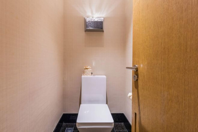 Bathroom 4