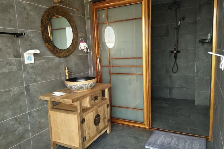 Bathroom 3, Moyan Inn, Yuxi