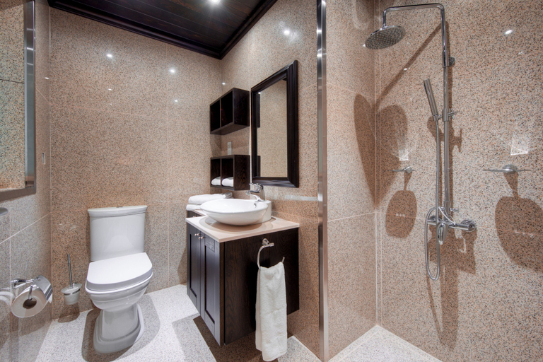 Bathroom 5, Villa Munqar