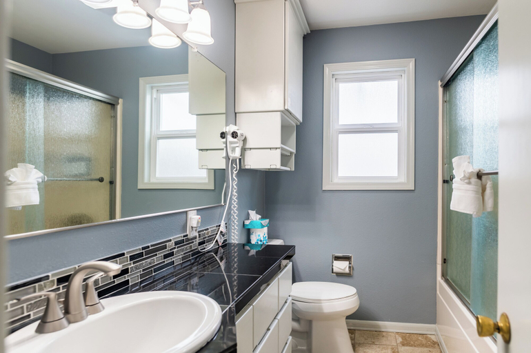 Bathroom 5, Inn at Haystack Rock, Clatsop