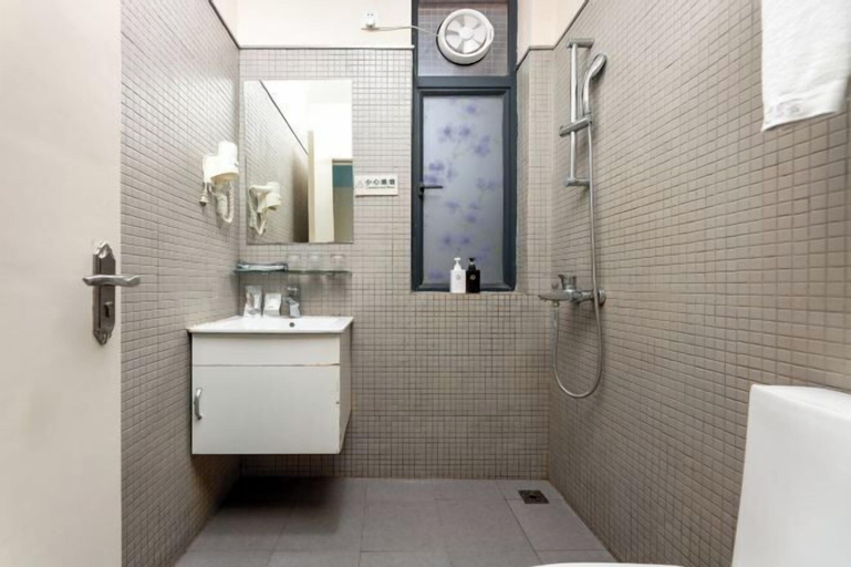 Bathroom 20