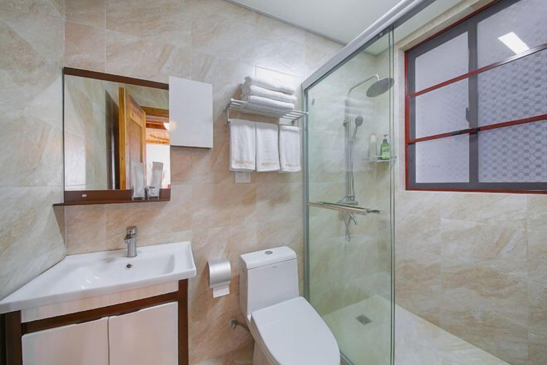 Bathroom 3, Ziyan Shanju Inn, Huzhou