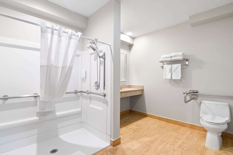 Bathroom 7