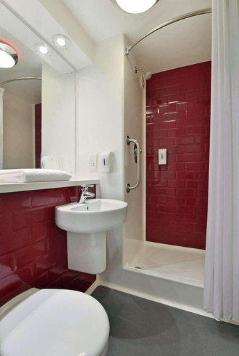 Bathroom 4, Travelodge Stratford Upon Avon, Warwickshire
