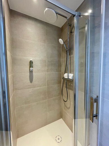 Bathroom 4, Grand Hotel Lille, Nord