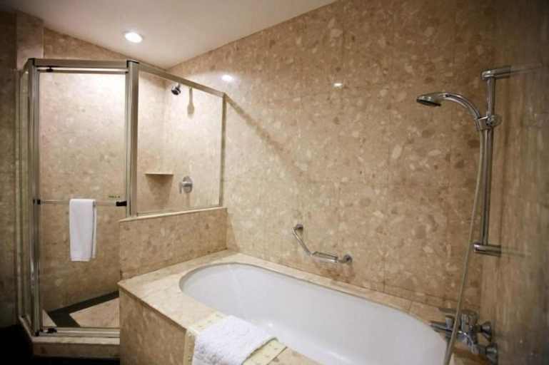 Bathroom 20