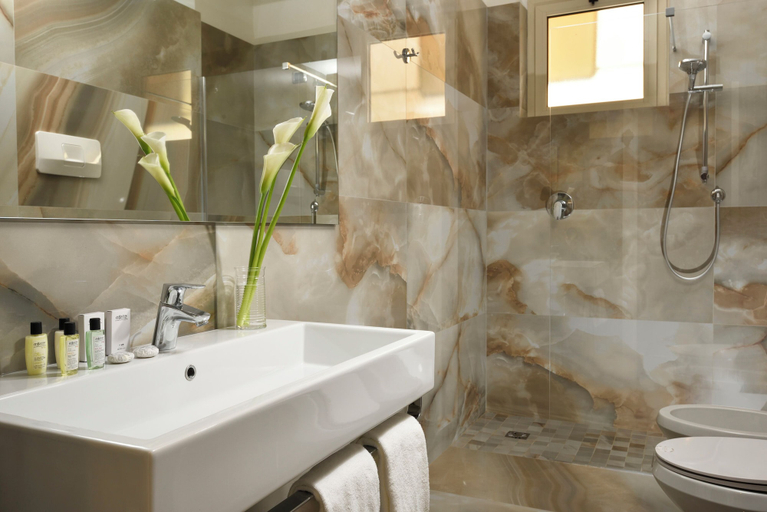 Bathroom 4, Hotel Continental Wellness & Spa, Brescia