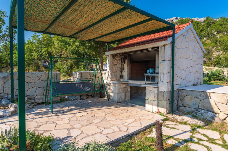 Others 2, Villa Luce, Omiš