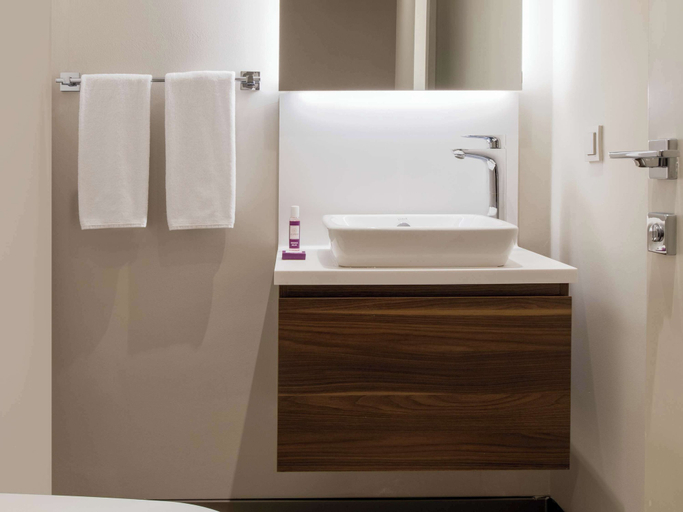 Bathroom 4