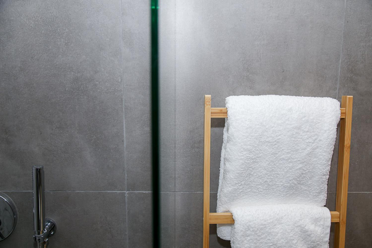 Shower 2, Caravin Wanderhome Nea Ionia, 5 min from Metro station, Attica