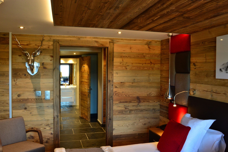 Bedroom 2, Hôtel Alpina, Haute-Savoie