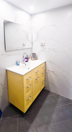 Bathroom, GO to apartments in Leonardo