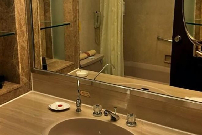 Bathroom 4