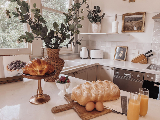 Food & Drinks 5, Woolrich Cottage at Woolrich Estate, Yarra Ranges - Dandenongs