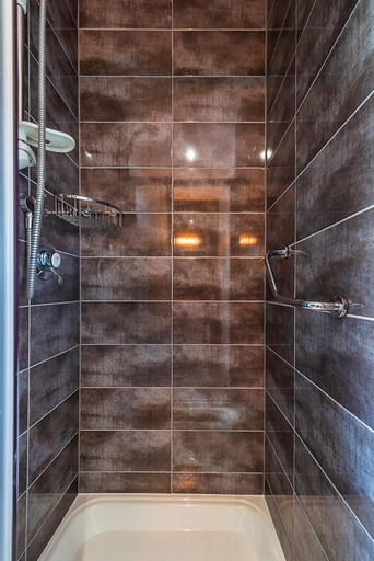 Bathroom 3, Klondyke House