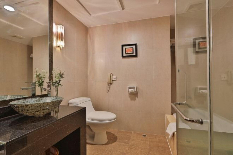 Bathroom 7