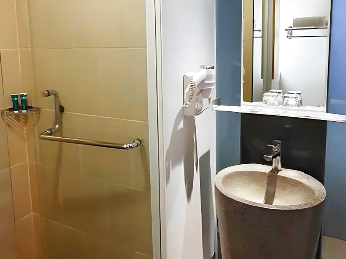 Bathroom 4, THE 1O1 Bogor Suryakancana, Bogor