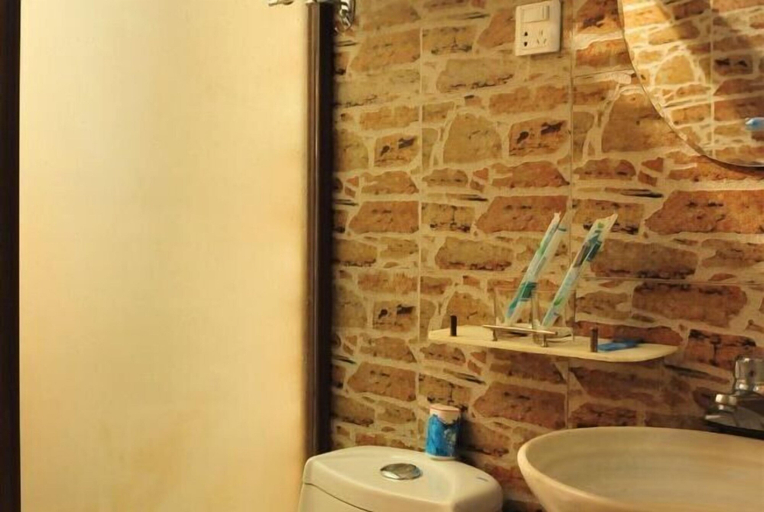 Bathroom 3, Moonshine Inn, Dali Bai